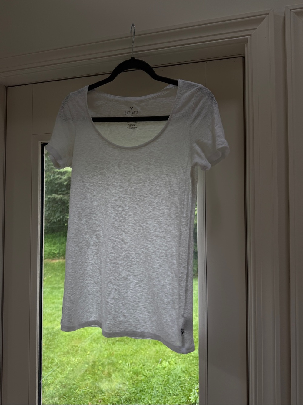 American Eagle Outfitters White Scoop Neck Tee